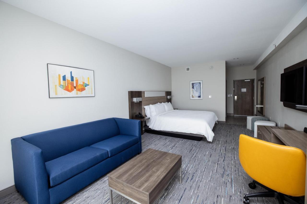 Holiday Inn Express & Suites Tampa Stadium - Airport Area By Ihg المظهر الخارجي الصورة