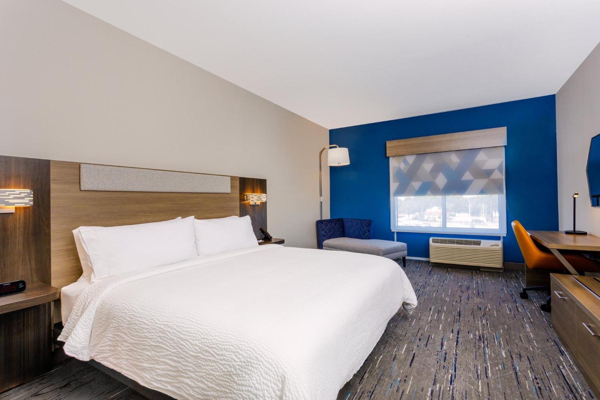 Holiday Inn Express & Suites Tampa Stadium - Airport Area By Ihg المظهر الخارجي الصورة