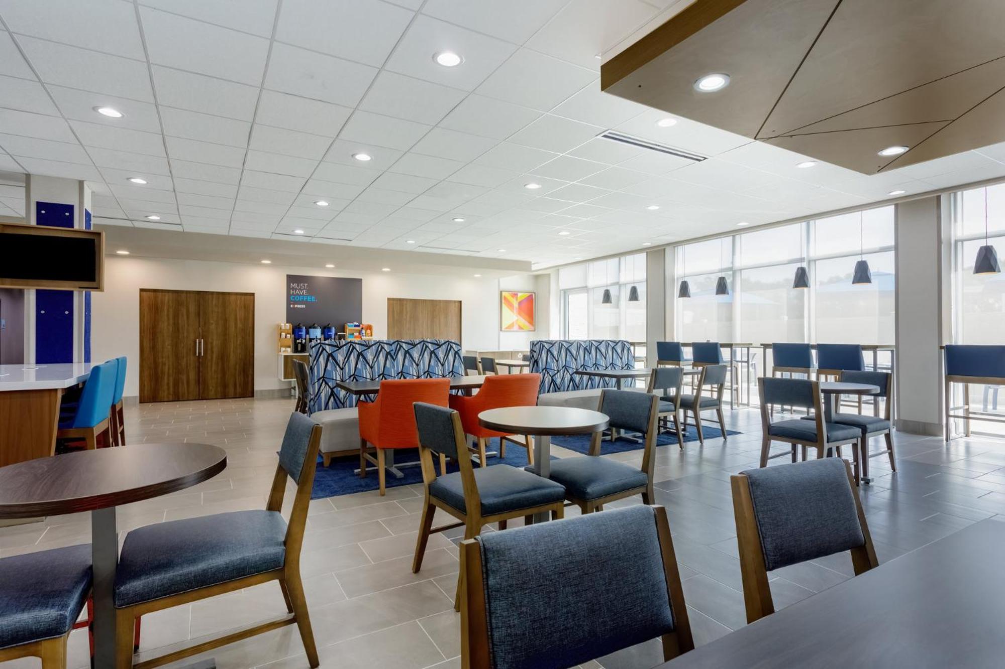 Holiday Inn Express & Suites Tampa Stadium - Airport Area By Ihg المظهر الخارجي الصورة