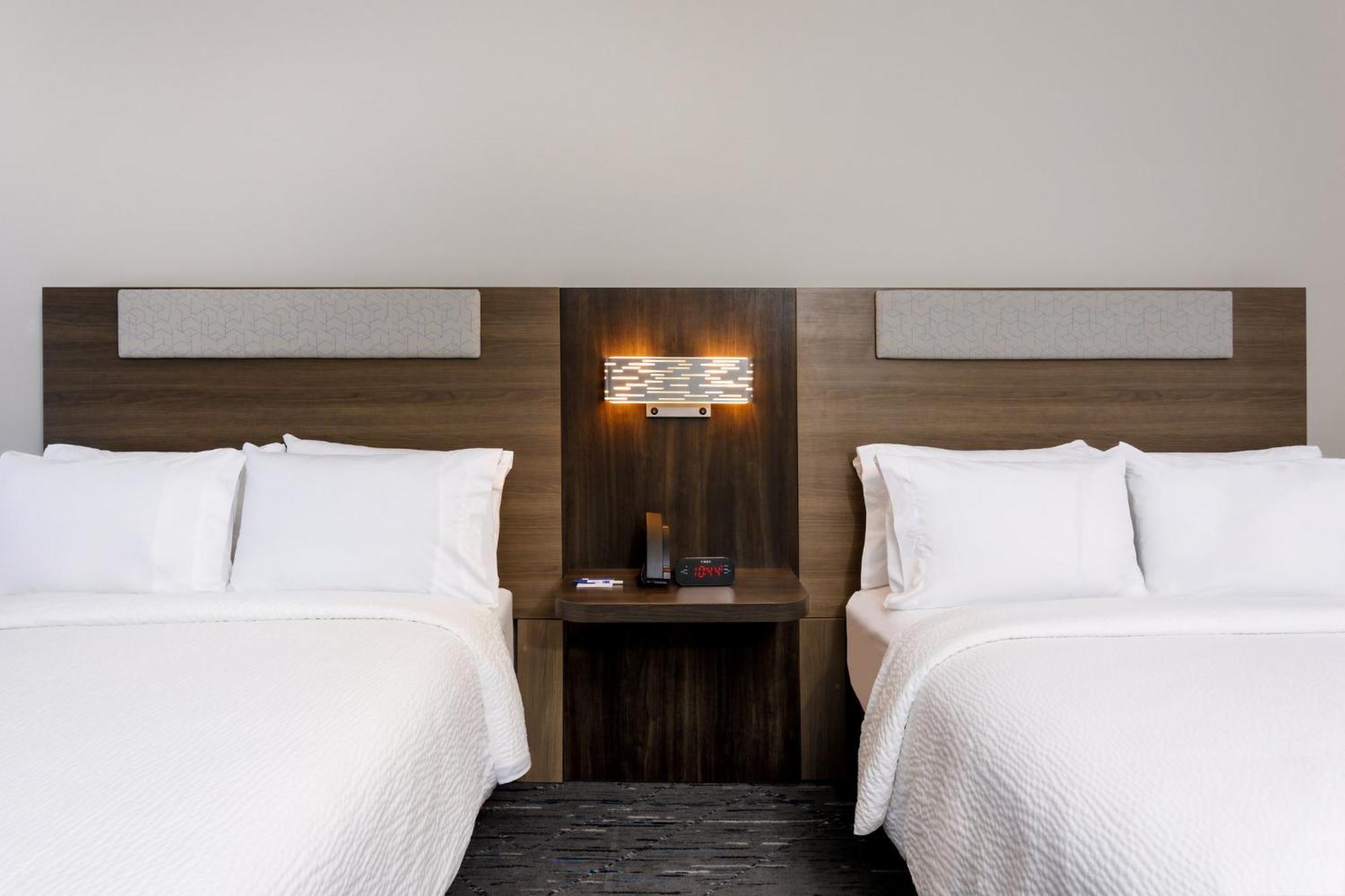 Holiday Inn Express & Suites Tampa Stadium - Airport Area By Ihg المظهر الخارجي الصورة