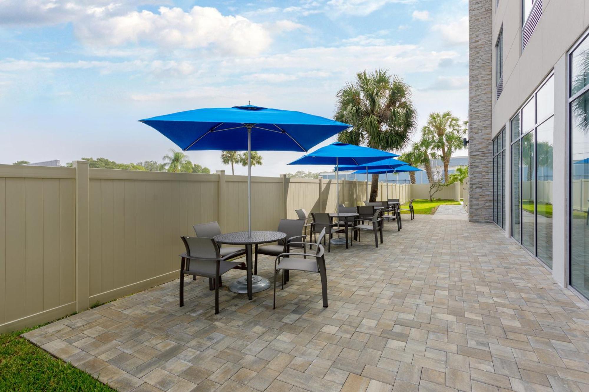 Holiday Inn Express & Suites Tampa Stadium - Airport Area By Ihg المظهر الخارجي الصورة