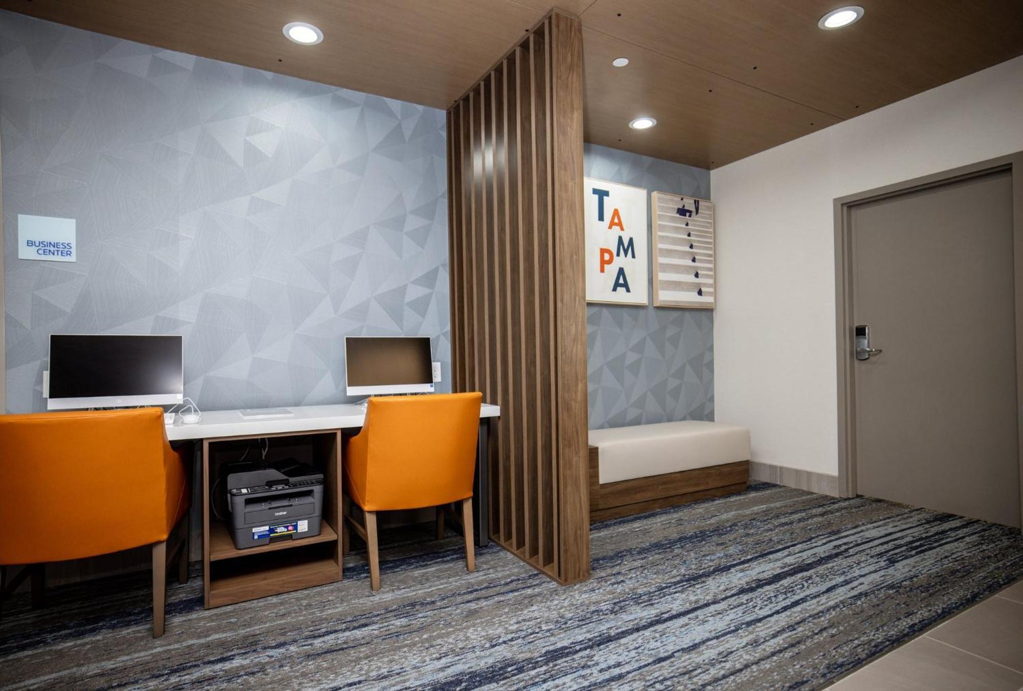 Holiday Inn Express & Suites Tampa Stadium - Airport Area By Ihg المظهر الخارجي الصورة